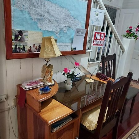 Holiday Home - Guest House Порт-Антонио Экстерьер фото